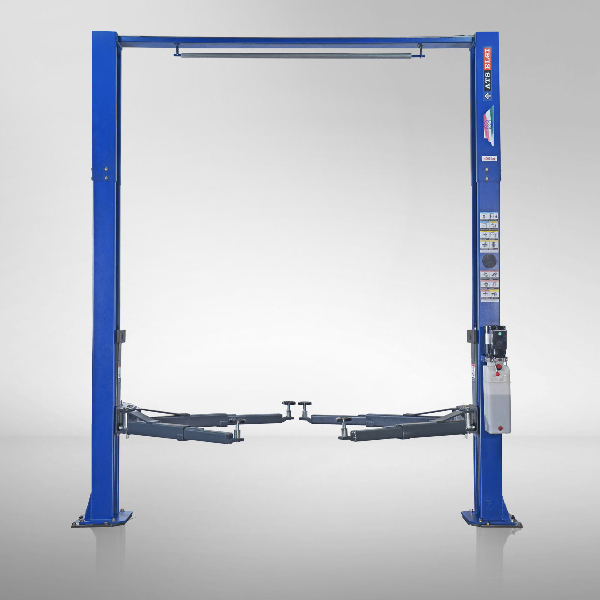 2 POST LIFT CLEAR FLOOR